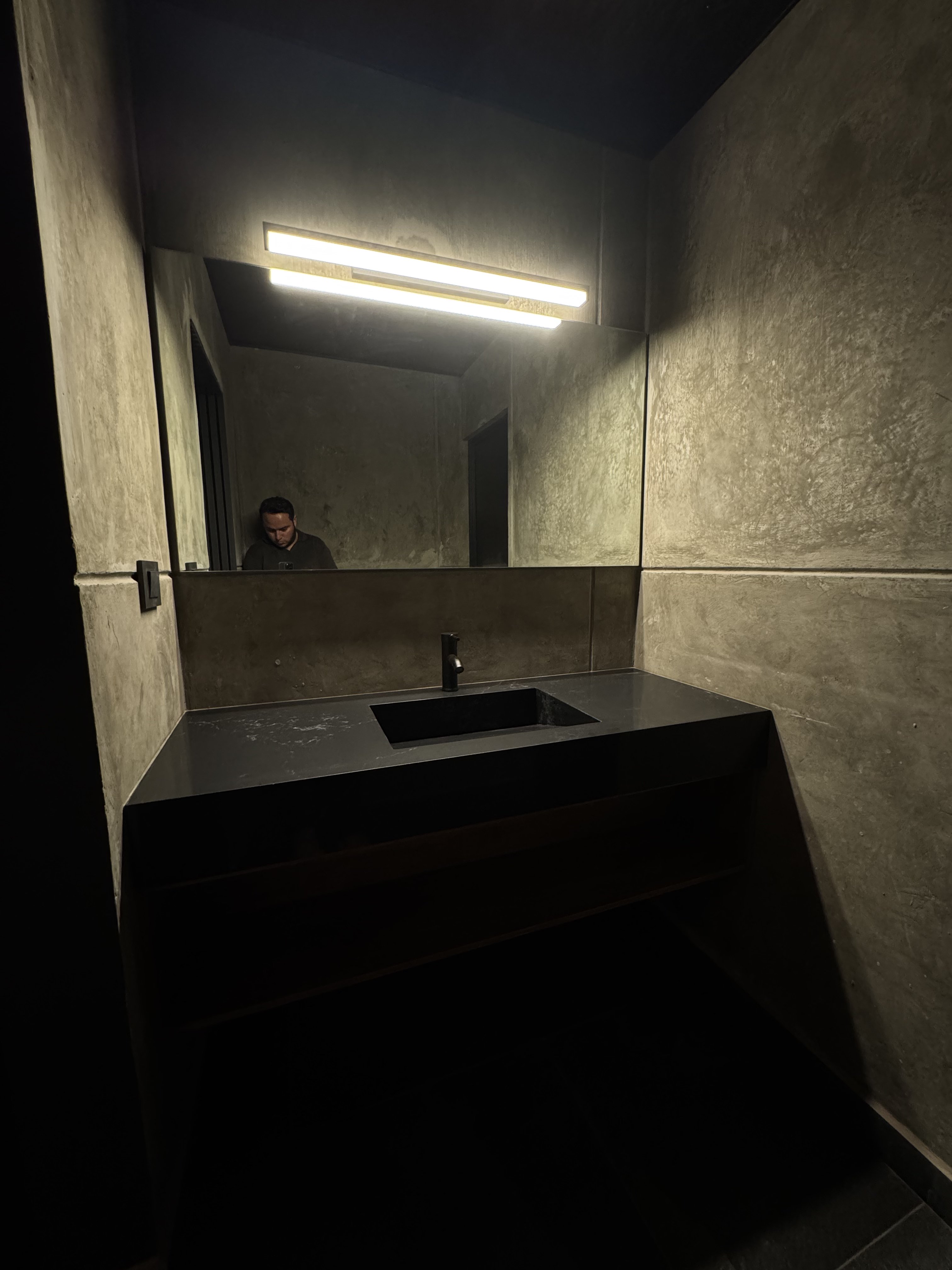 Antro Álvares - Vertical 5