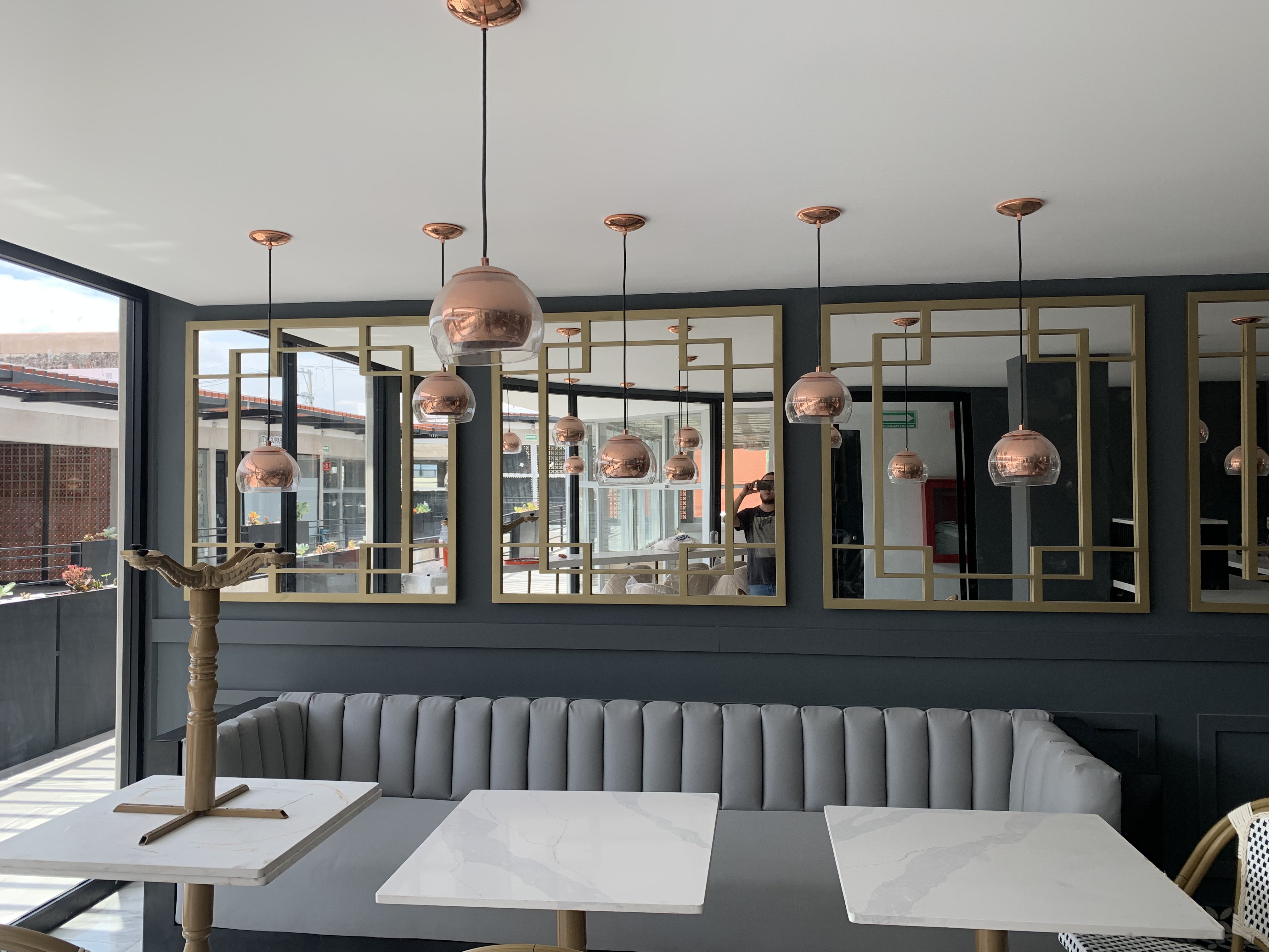 Le Petite - Vertical 2