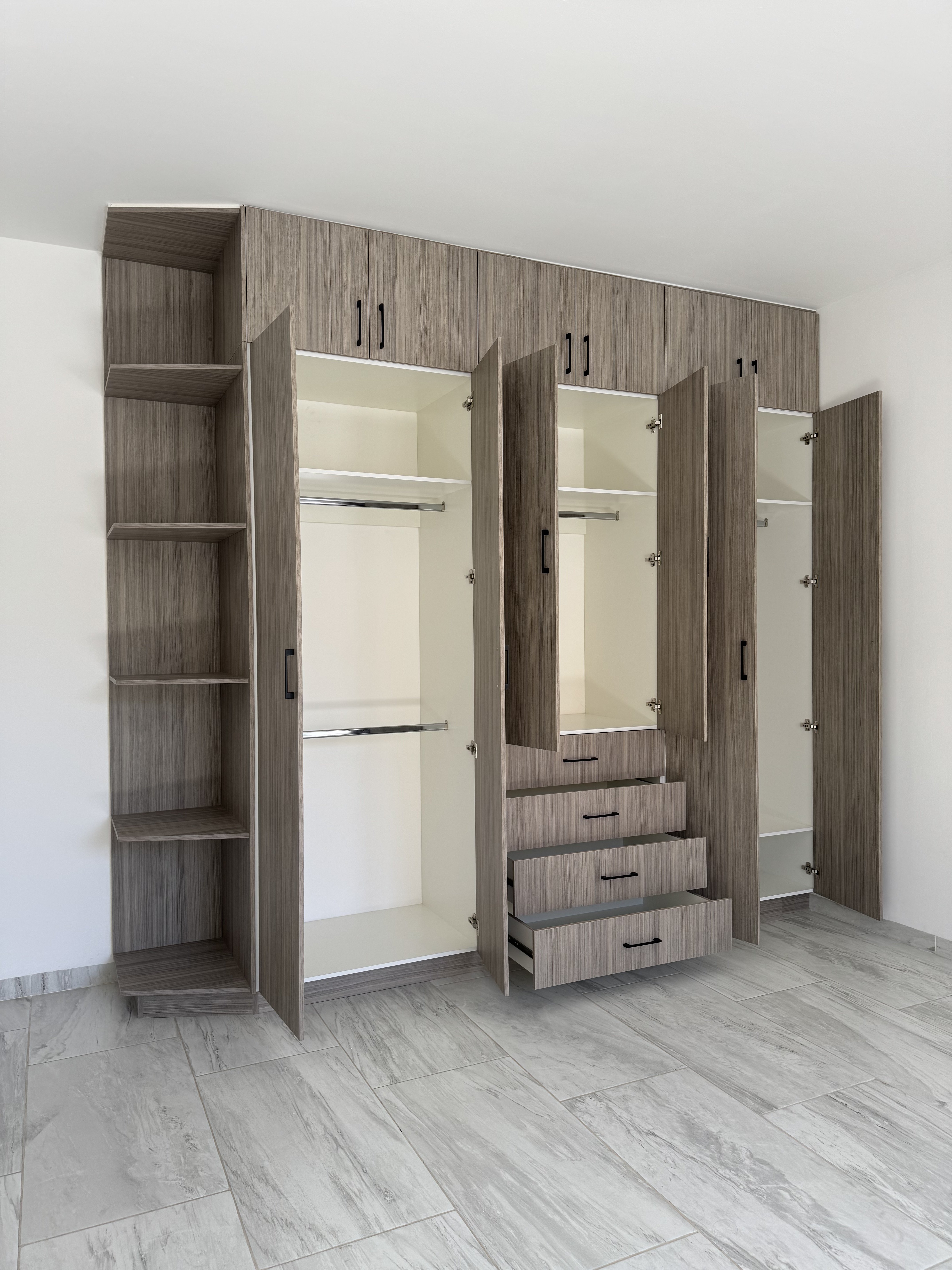 Closets - Vertical 15