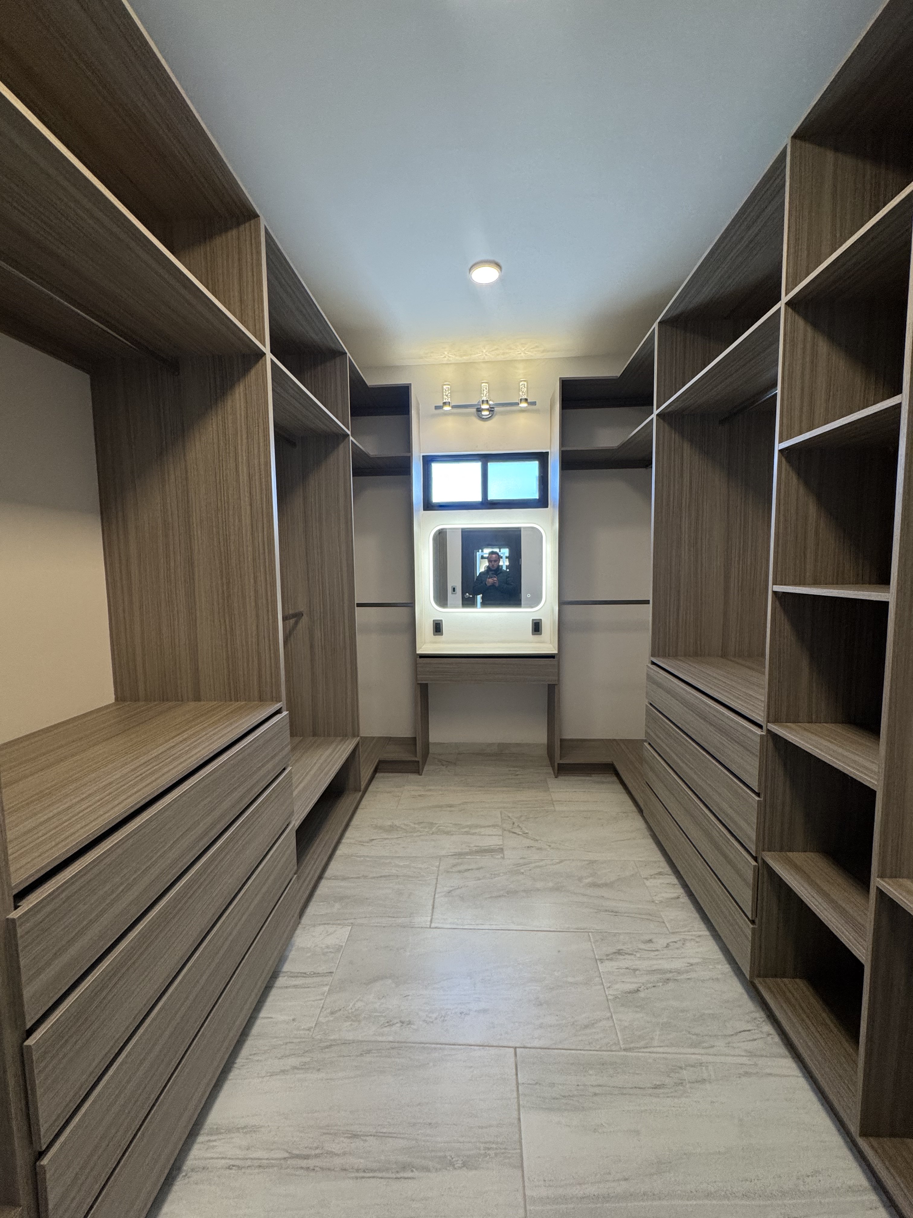 Closets - Vertical 2