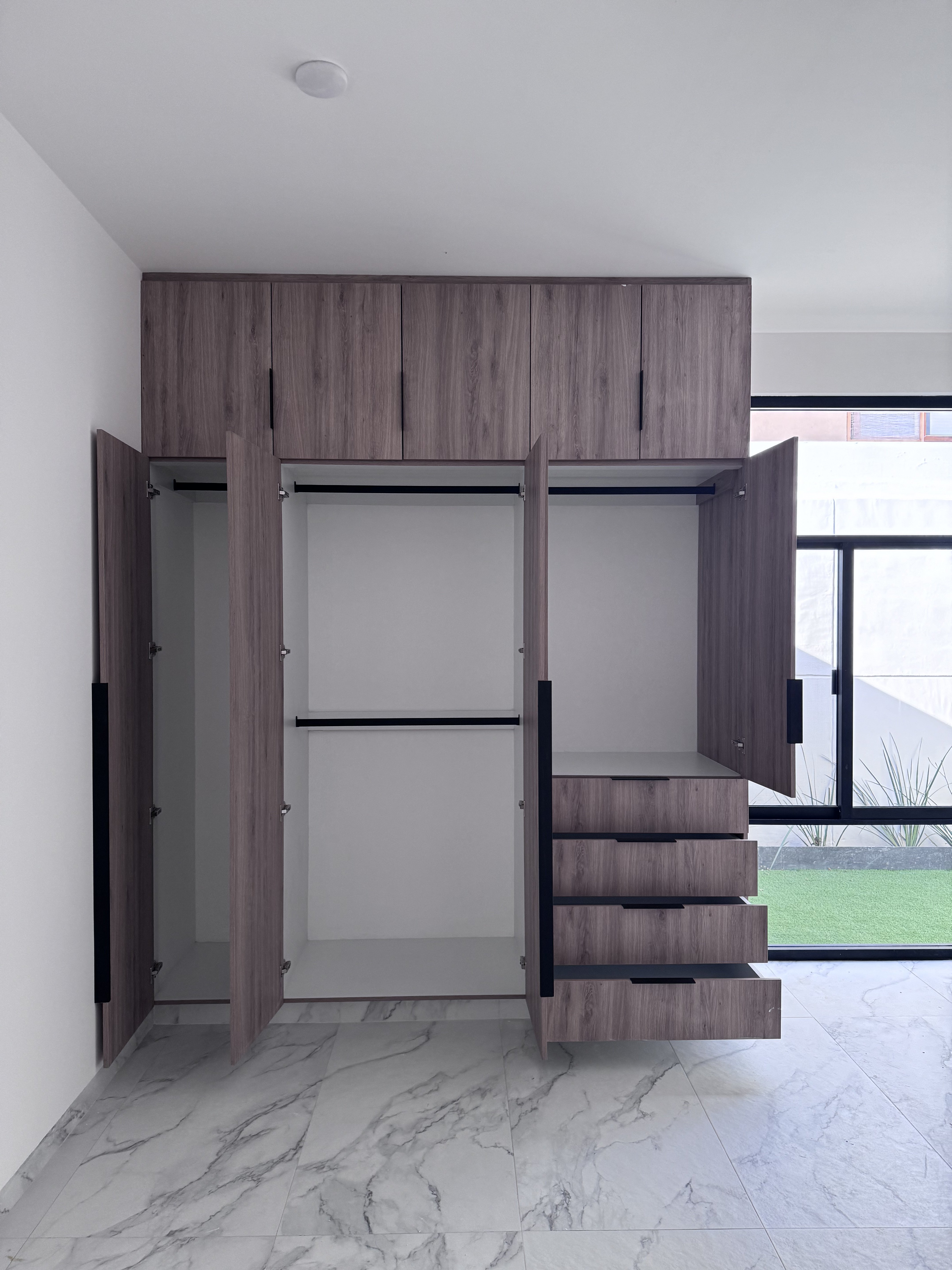 Closets - Vertical 21