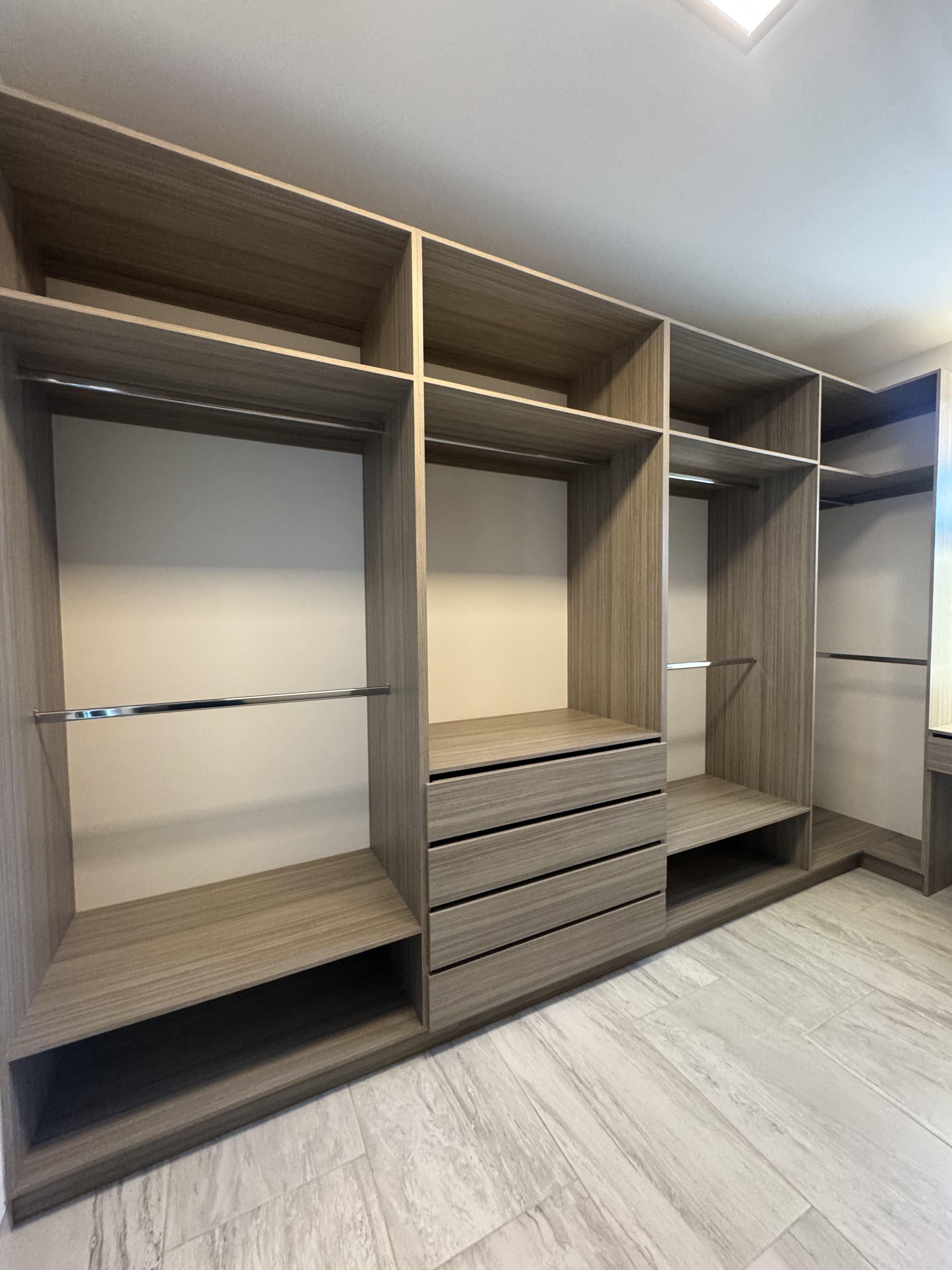 Closets - Vertical 3