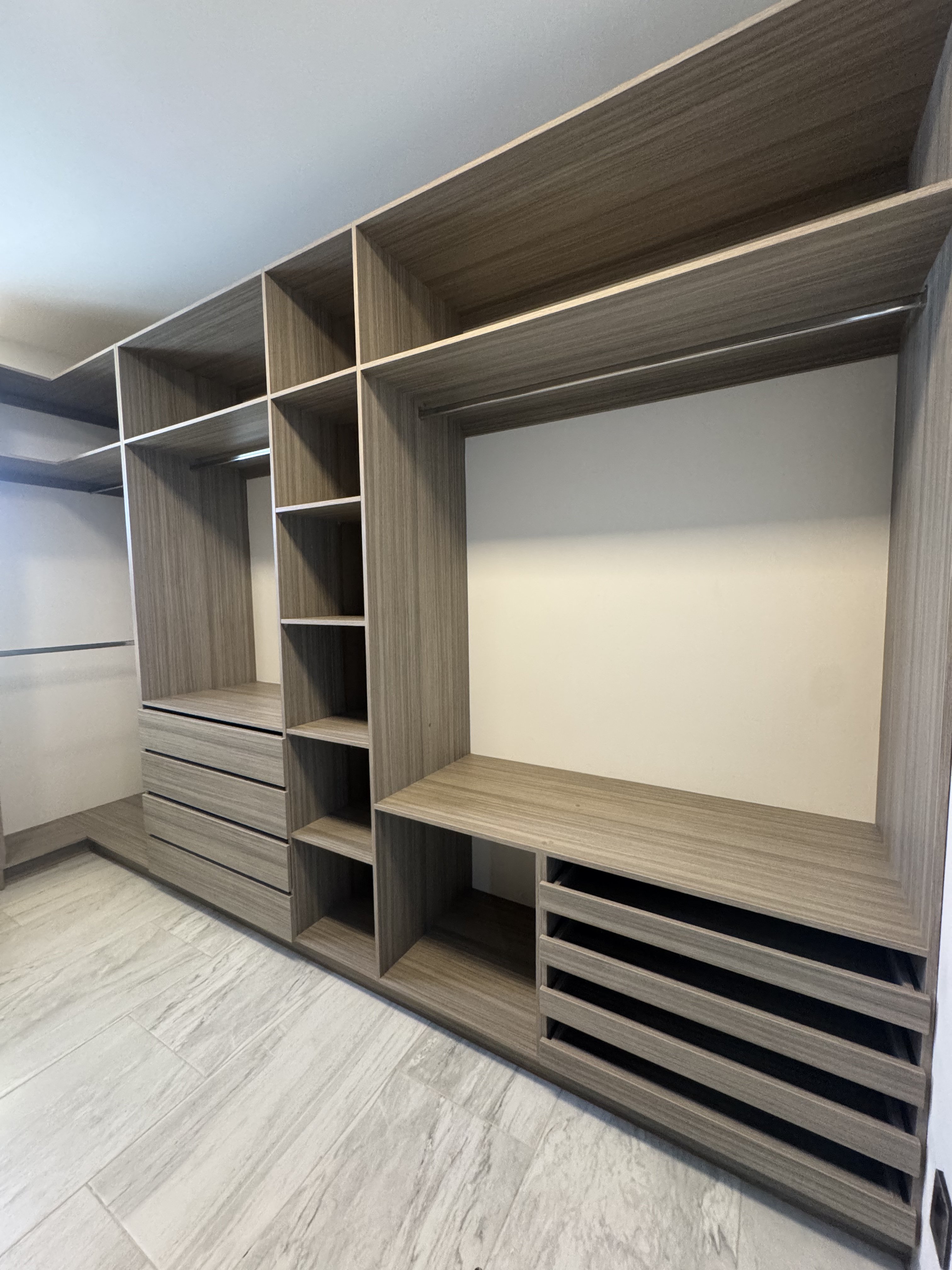 Closets - Vertical 4