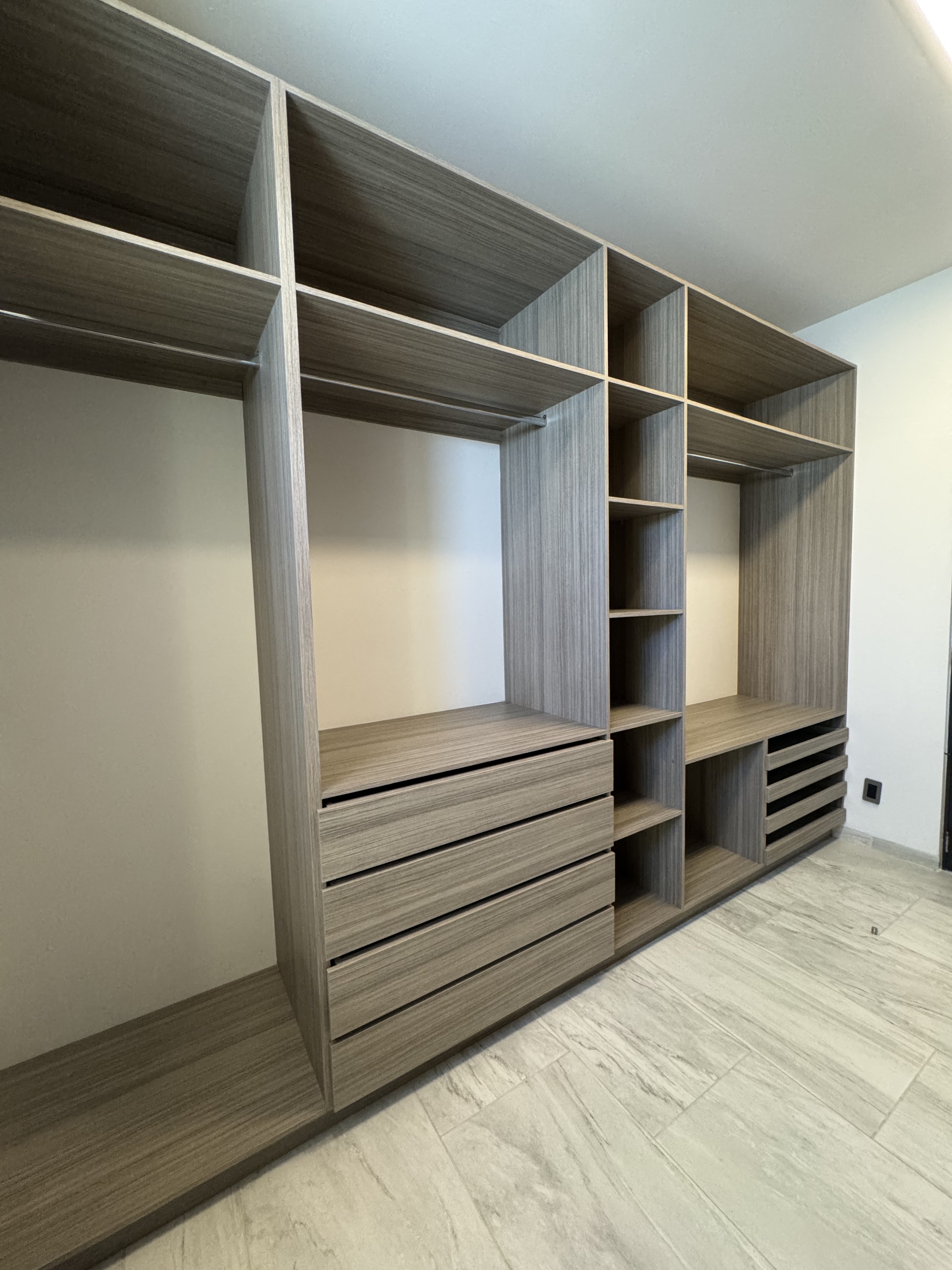 Closets - Vertical 5