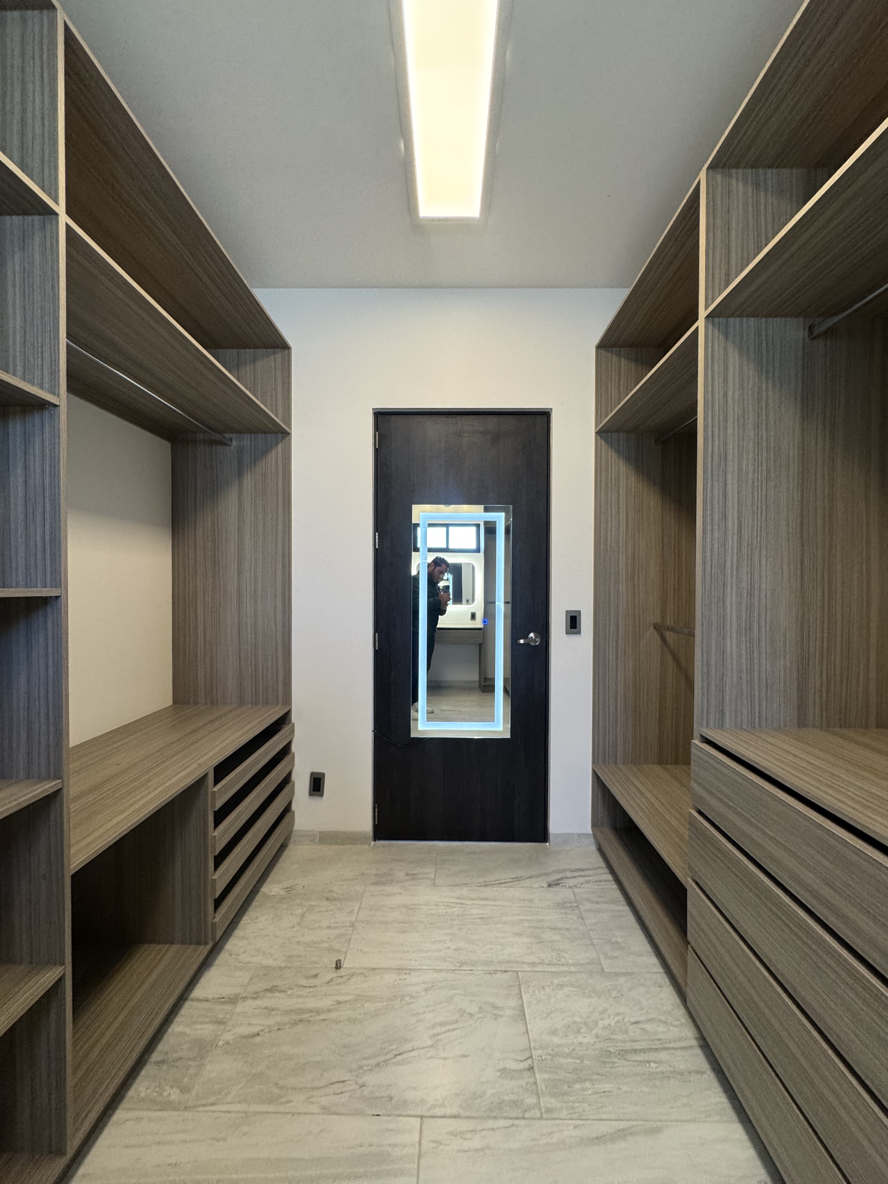 Closets - Vertical 7